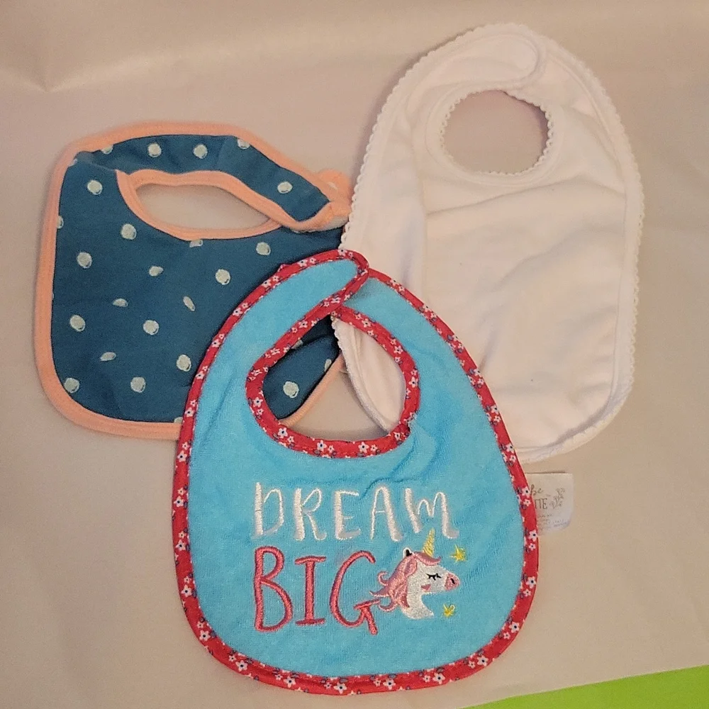 3 Baby Bibs
